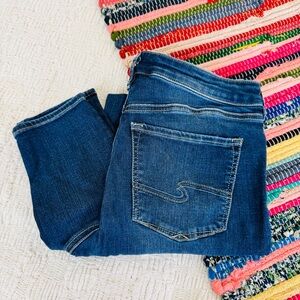 Silver Jeans | Bleecker dark washed jeans | 28 / 29L